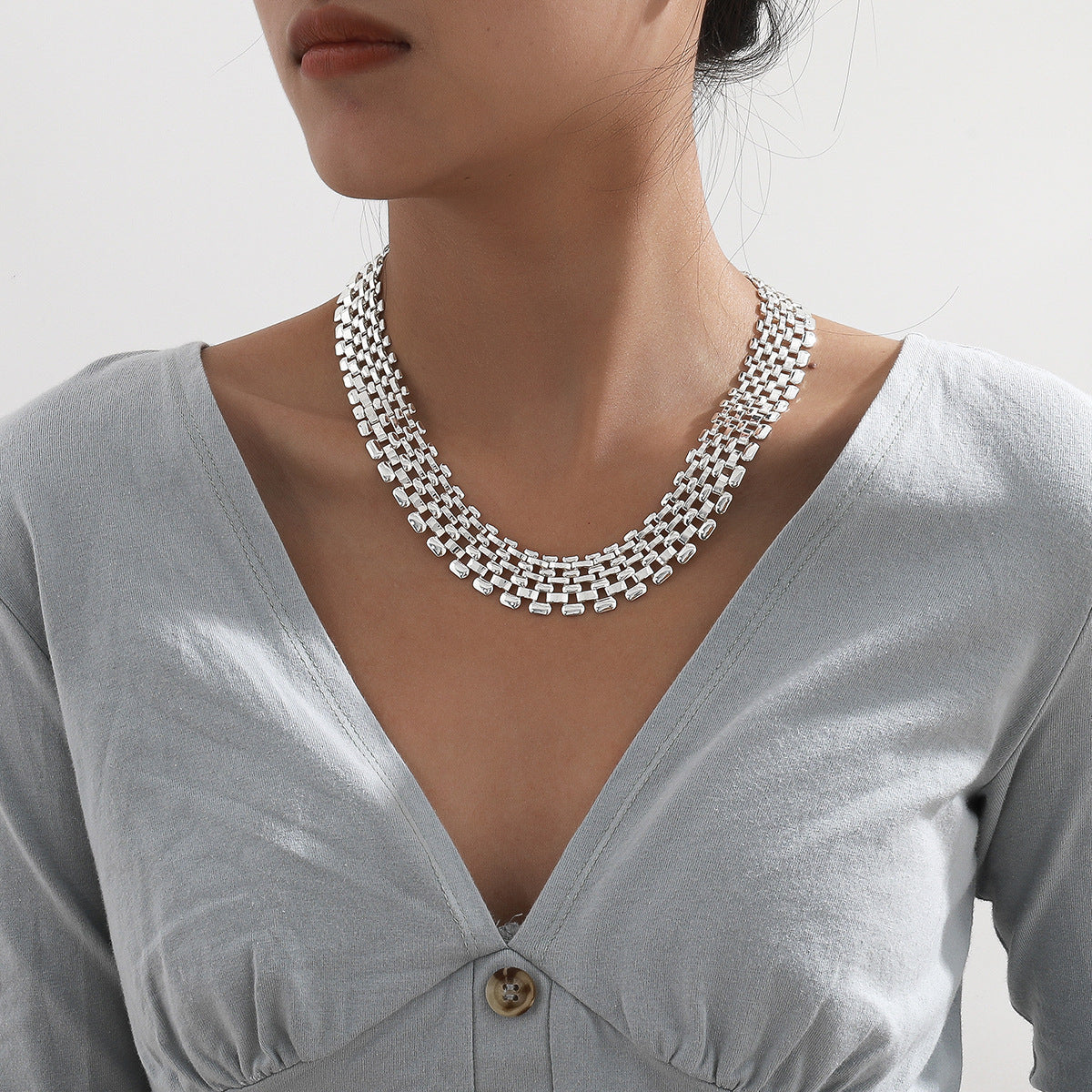 VERALEZ™ LuxeAura – Exaggerated Hollow Chain Statement Necklace for Women
