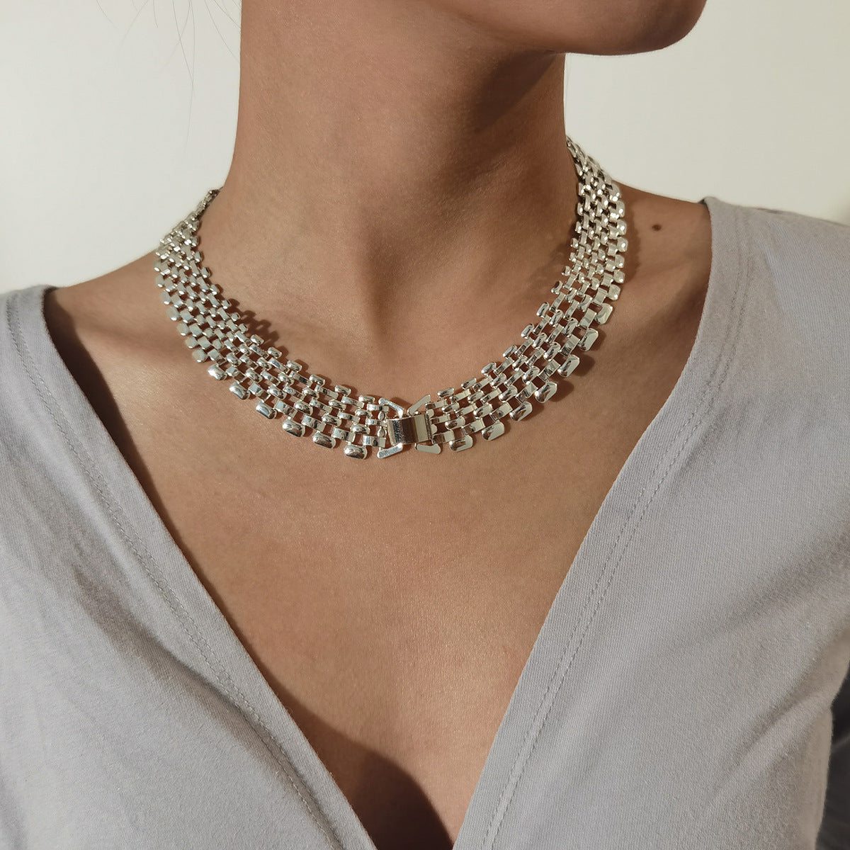 VERALEZ™ LuxeAura – Exaggerated Hollow Chain Statement Necklace for Women